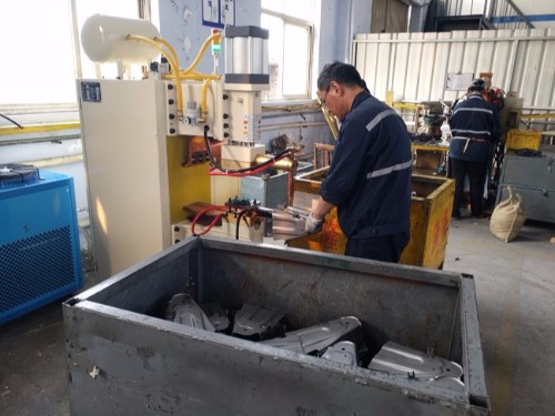 五菱汽車供應廠商使用焊本點焊機