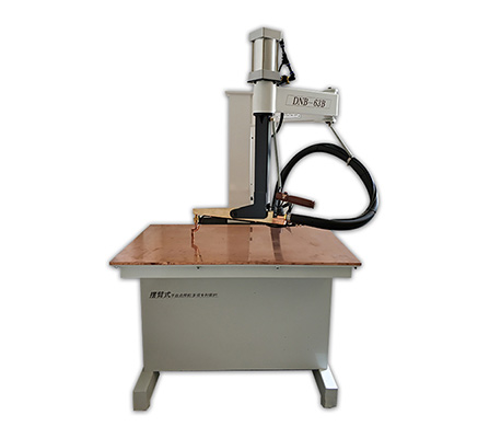 平臺(tái)點(diǎn)焊機(jī)2