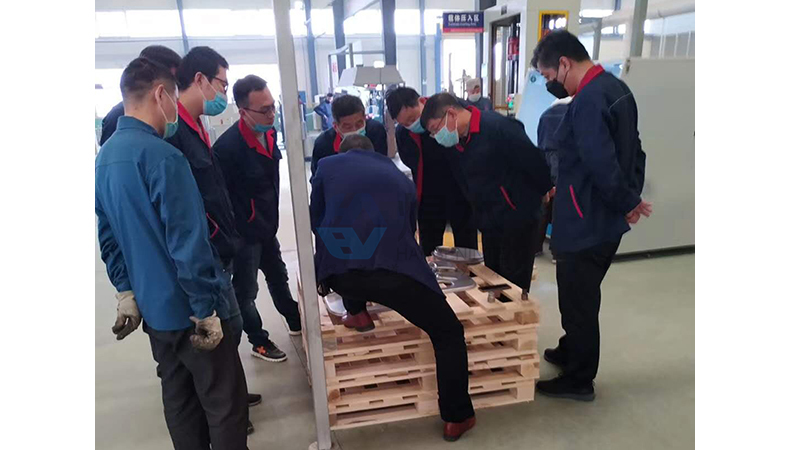 調試聊城魯環(huán)中頻點焊機 (3)