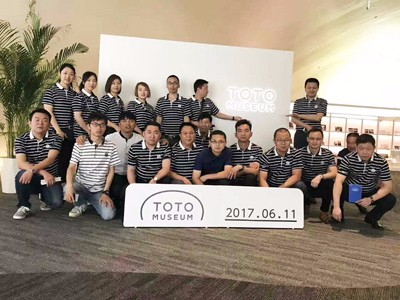 員工培訓(xùn)合影