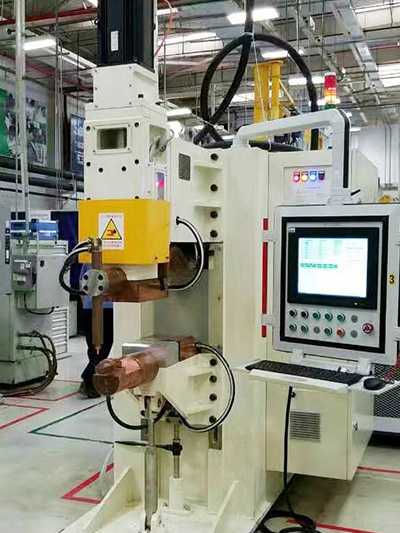 某客戶公司設(shè)備現(xiàn)場(chǎng)調(diào)試