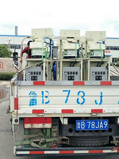 五征集團(tuán)設(shè)備發(fā)貨現(xiàn)場(chǎng)