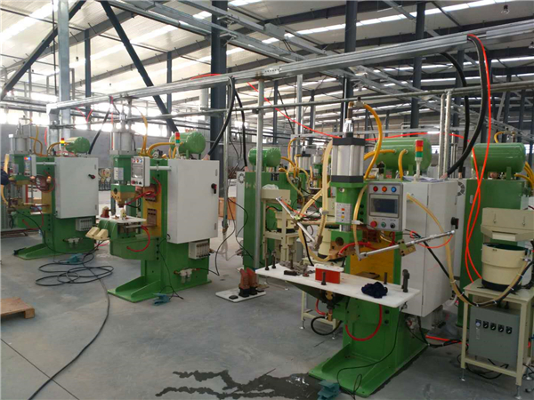 中頻點焊機搭配螺母輸送機